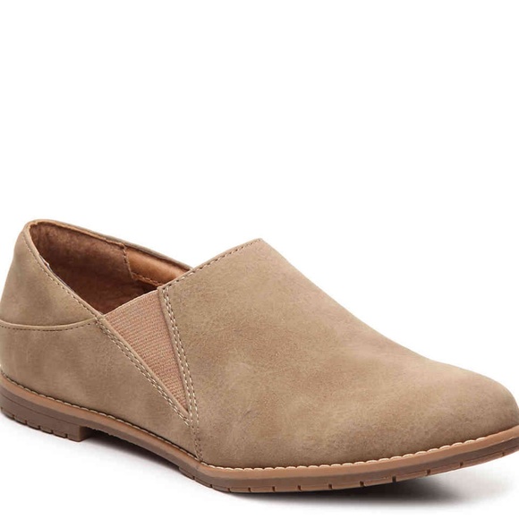 EUROSOFT Shoes - NWOT EUROSOFT EVERETT SLIP-ON